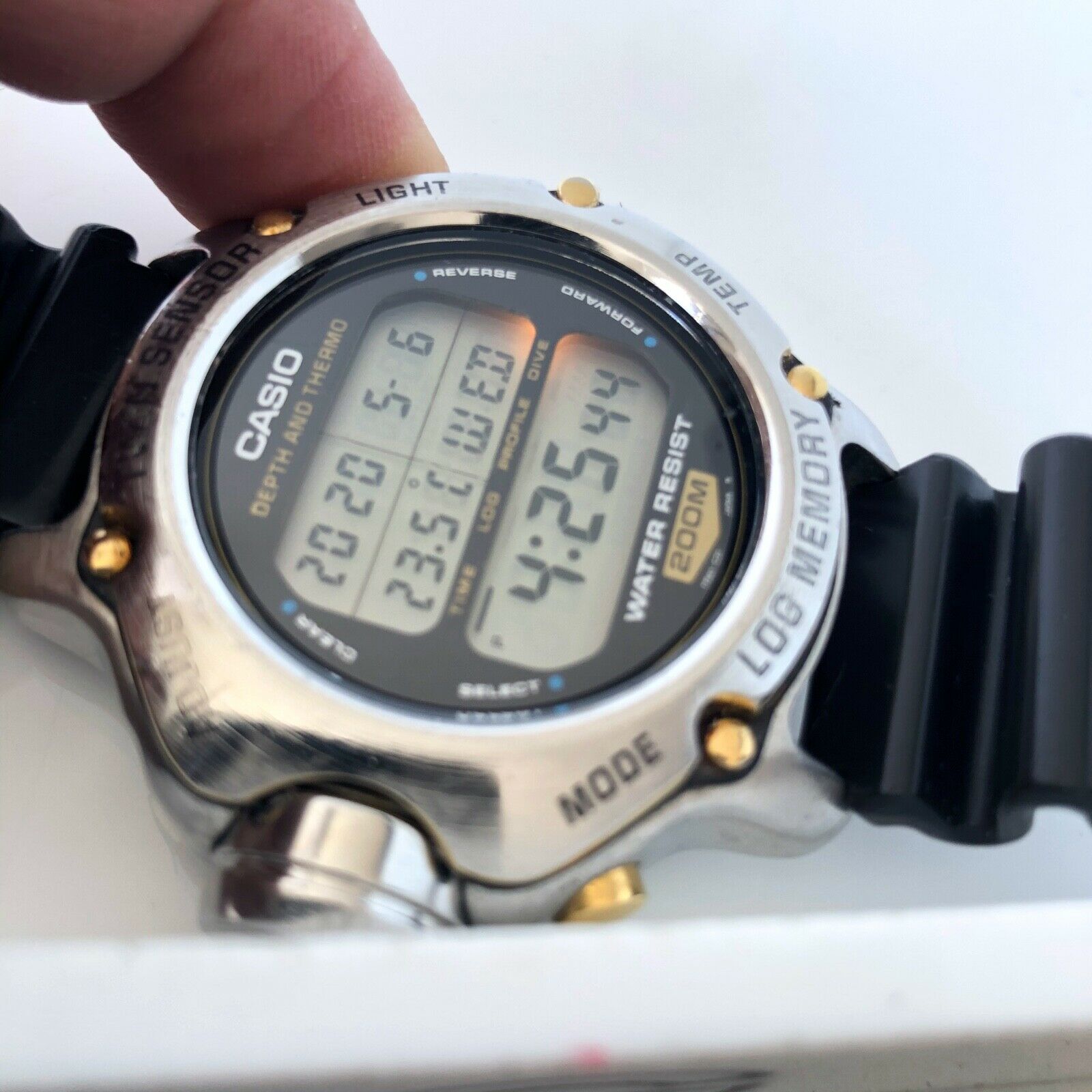 Casio DEP-600 Digital Watch Diver 200m Log Memory 971 Twin