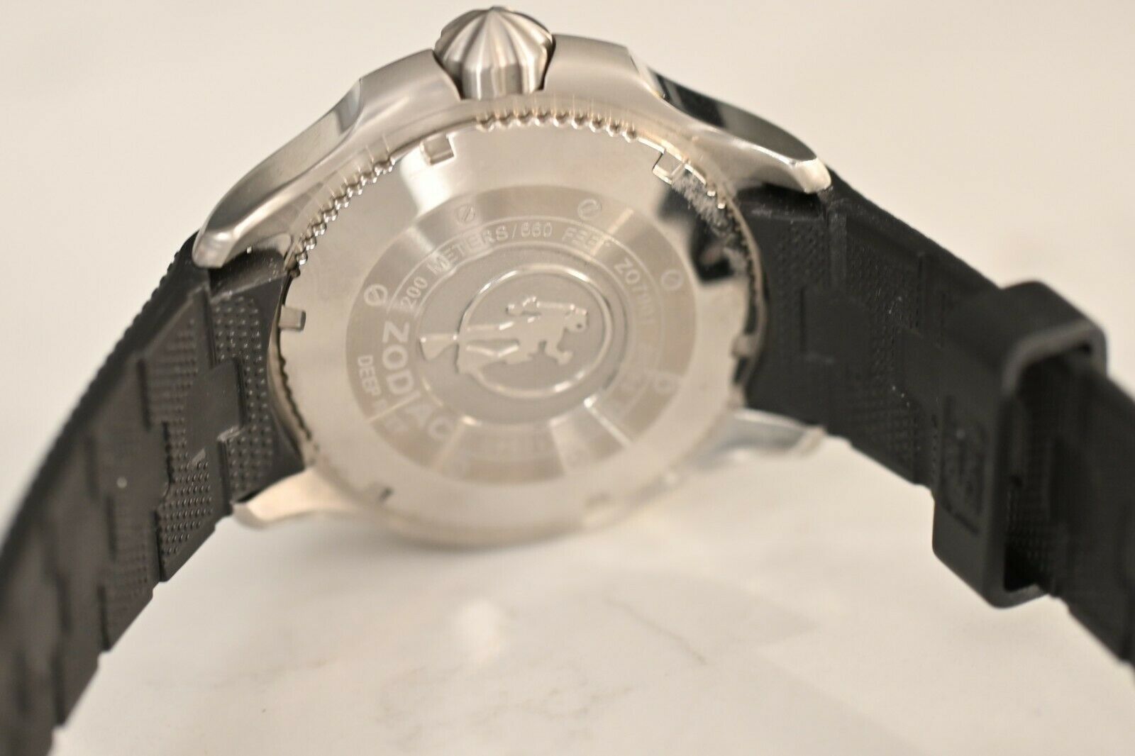 ZODIAC DEEP REEF Z07901 スイスクォーツ 200m ZODIAC DEEP REEF Z07901 スイスクォーツ 200m - メルカリ