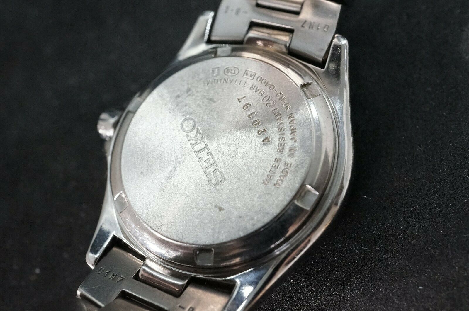SEIKO PERPETUAL CALENDAR QUARTZ WRISTWATCH Titanium 8F32 SEIKO PERPETUAL CALENDAR QUARTZ WRISTWATCH Titanium 8F32