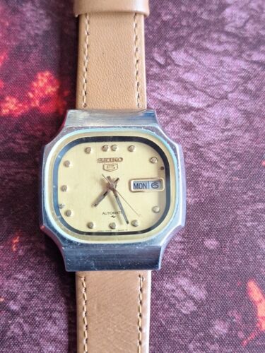 Vintage SEIKO 5 Men s Automatic Watch Square Face Gold Coloured