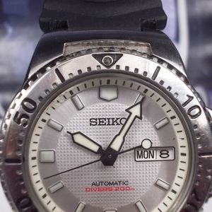 RARE SEIKO WHITE KNIGHT DAY/DATE AUTO MENS WATCH 7S26-01X0, SKXA47