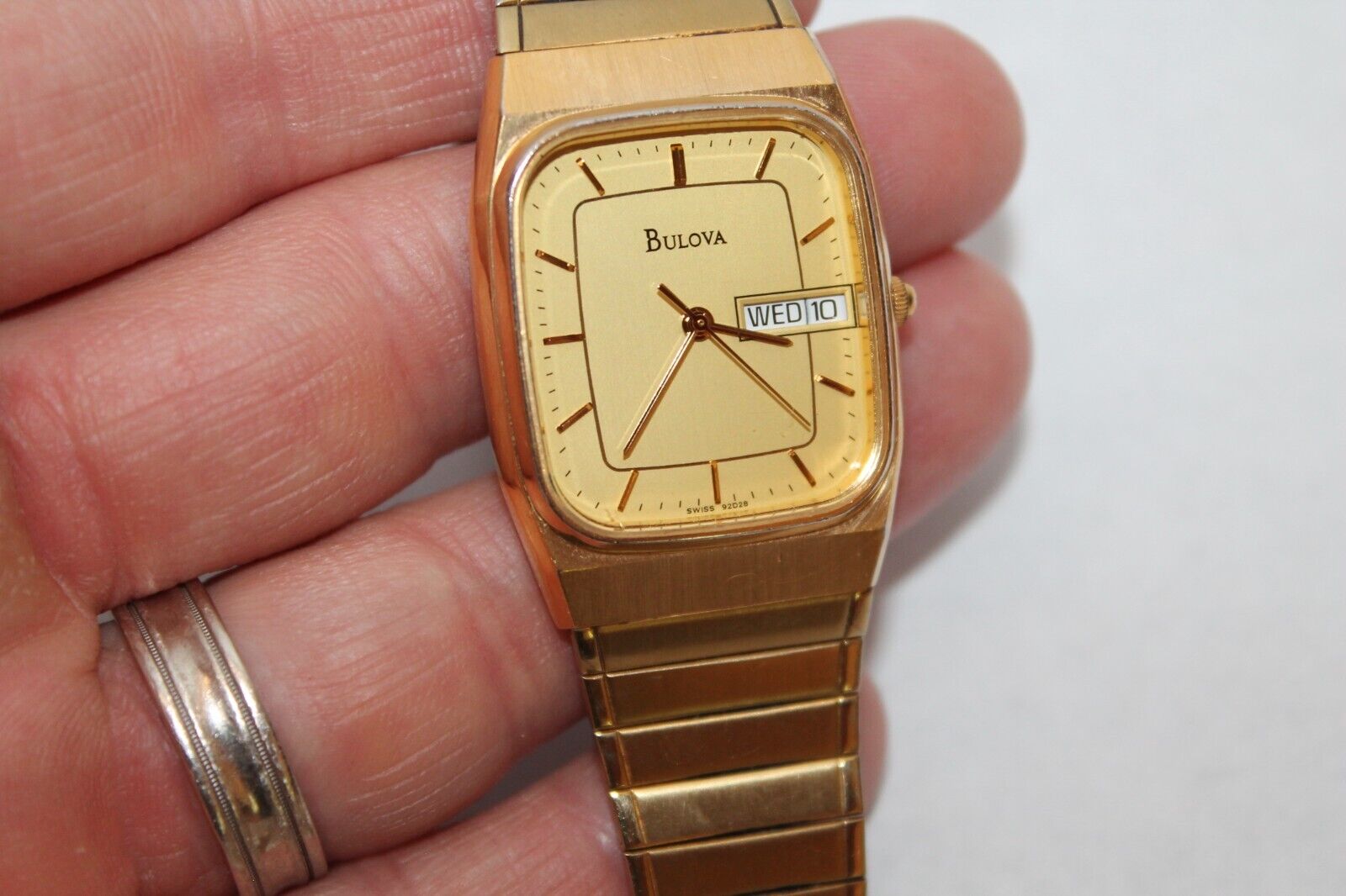 Vintage T5 Mens BULOVA Quartz Watch Gold Plated Day Date Running WatchCharts