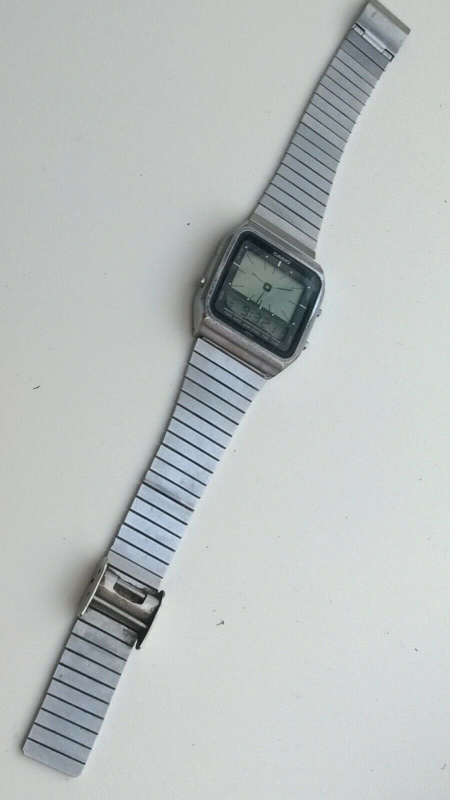 Casio AE-70 Mens Vintage LCD Digital Hands Ana Watch -lower