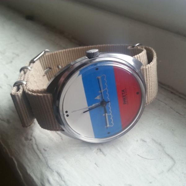 Montre Mécanique Vintage Raketa Saint-Pétersbourg Palmyre Du Nord - Fabriquée En Russie En 1994