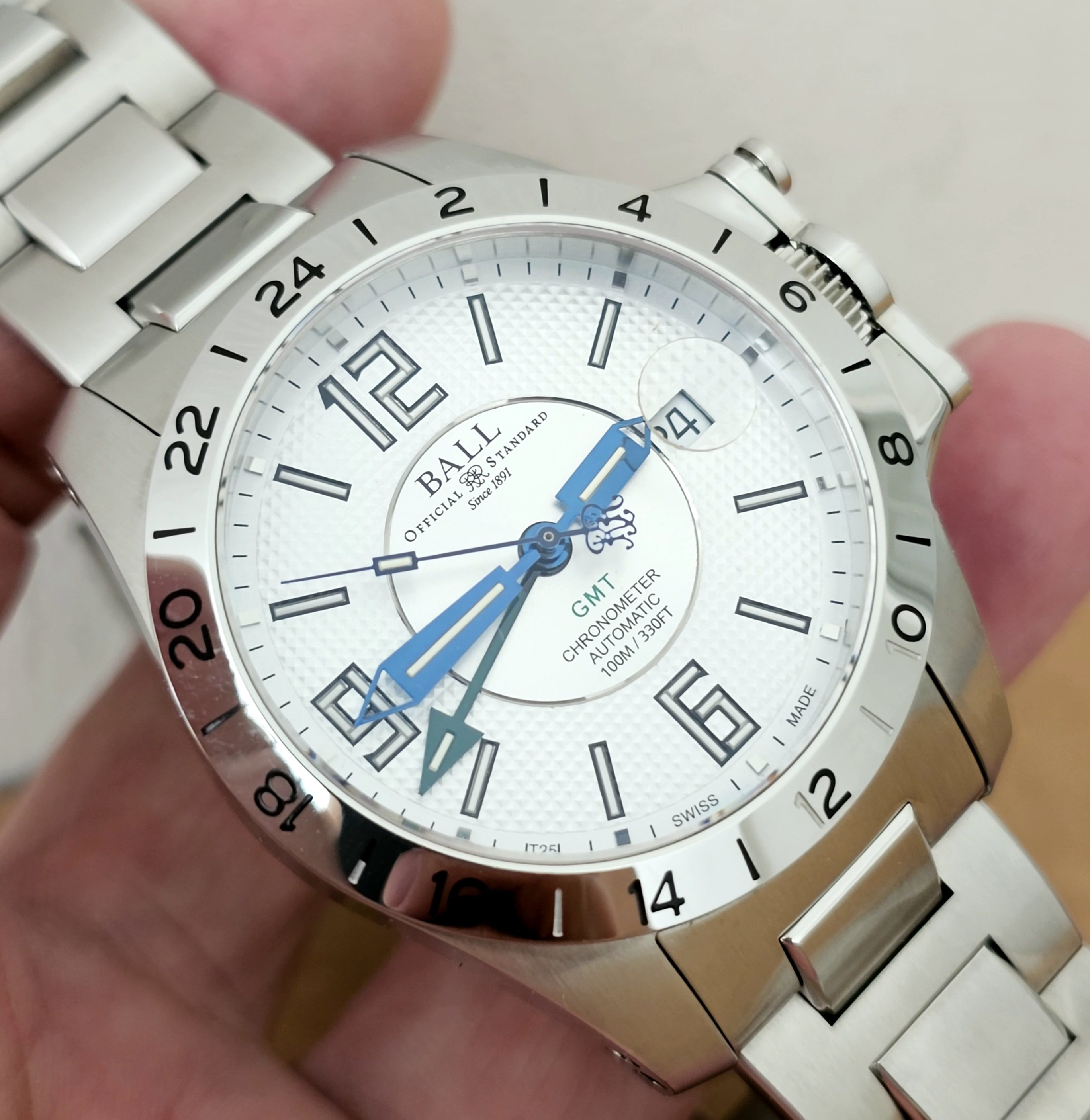 Ball Engineer Hydrocarbon Magnate GMT Men's Watch Model: GM2098C-SCAJ-SL