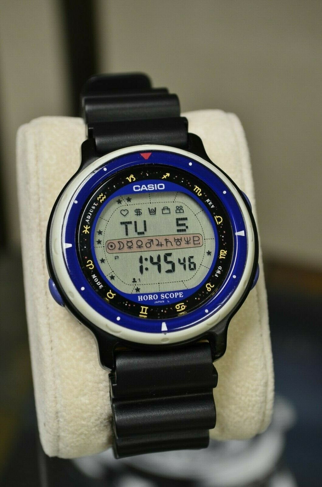 CASIO HOR-100W [1014] HOROSCOPE DIGITAL WATCH BLUE BEZEL RARE