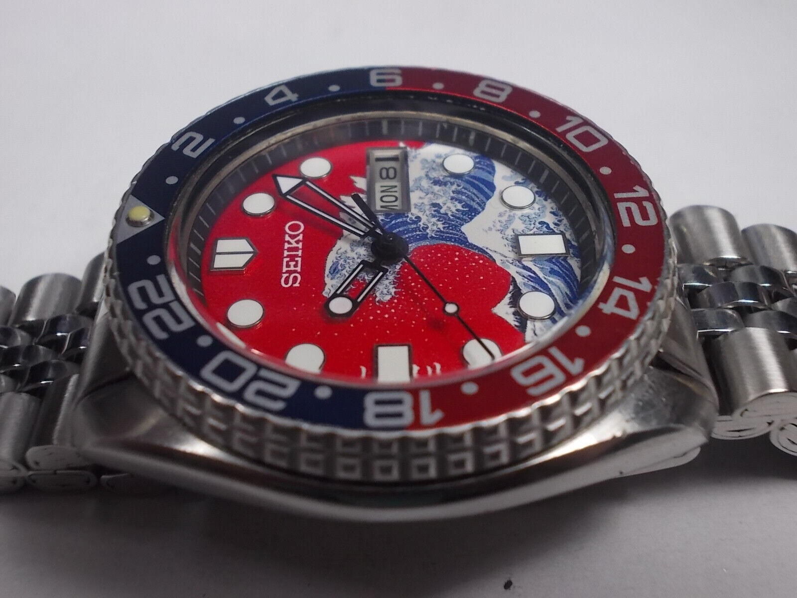SEIKO 150M DIVERS DAY/DATE AUTO MENS WATCH 6309-7290 'RED GODZILLA