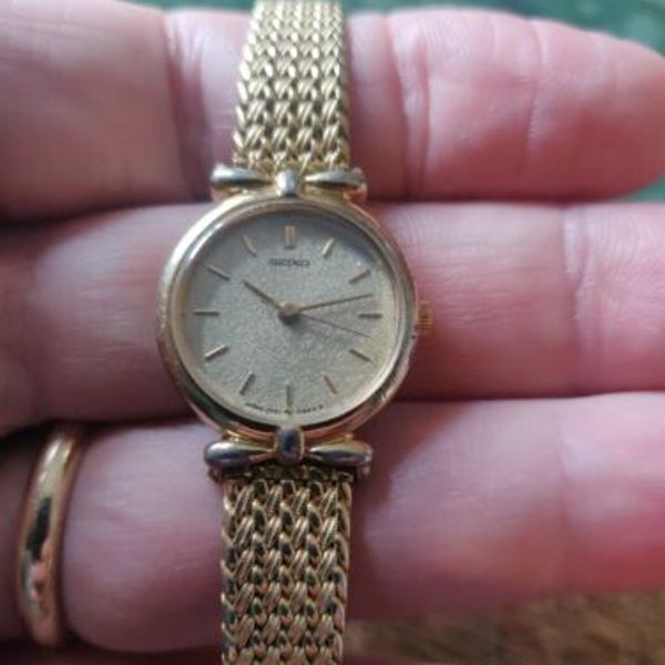 SEIKO Quartz 2P21-0260 Ladies Gold Color Original new batt Running