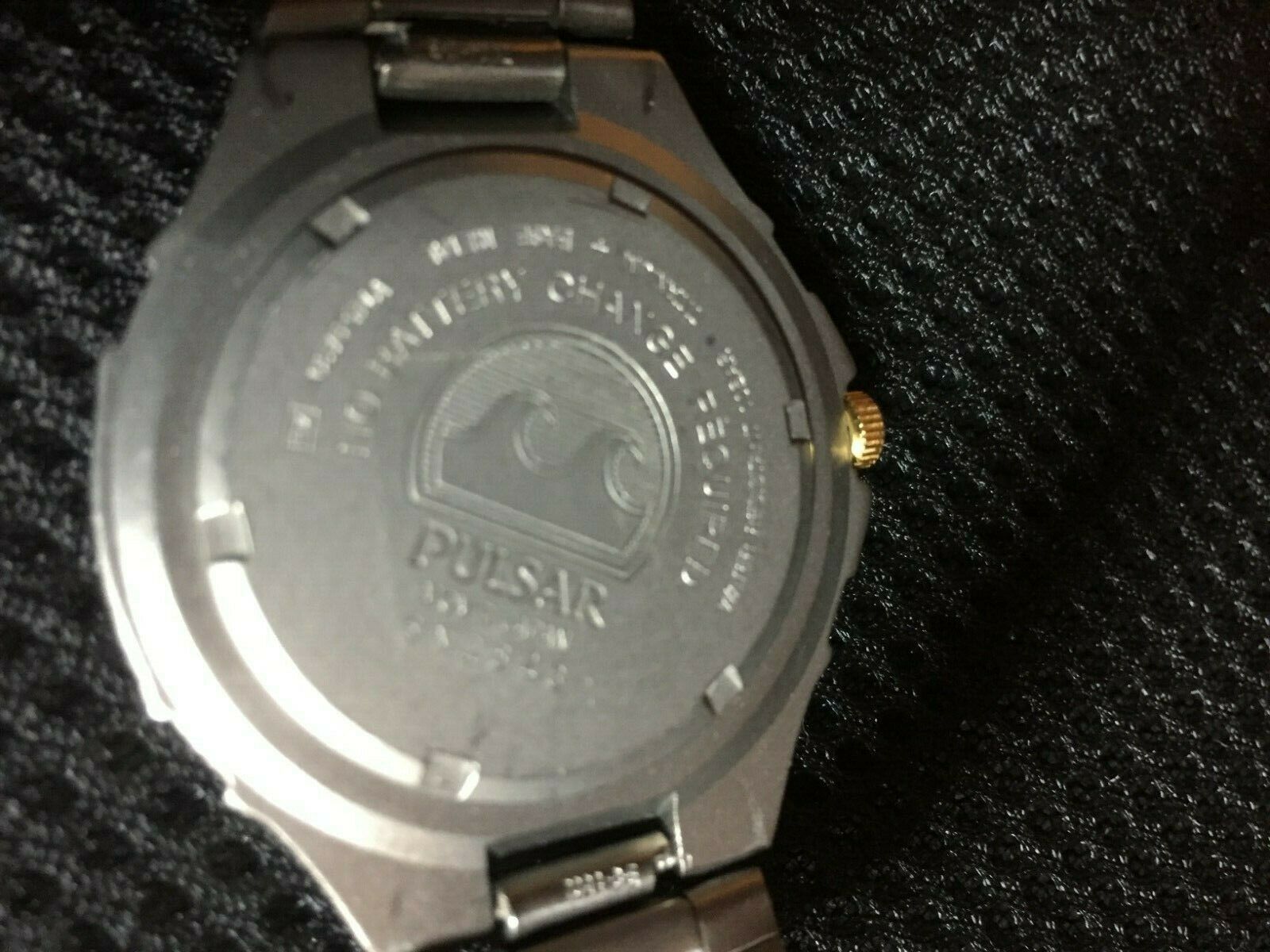 Pulsar Solar Watch Men Silver Gold Tone Date Titanium V145-0A30 100M 7.25