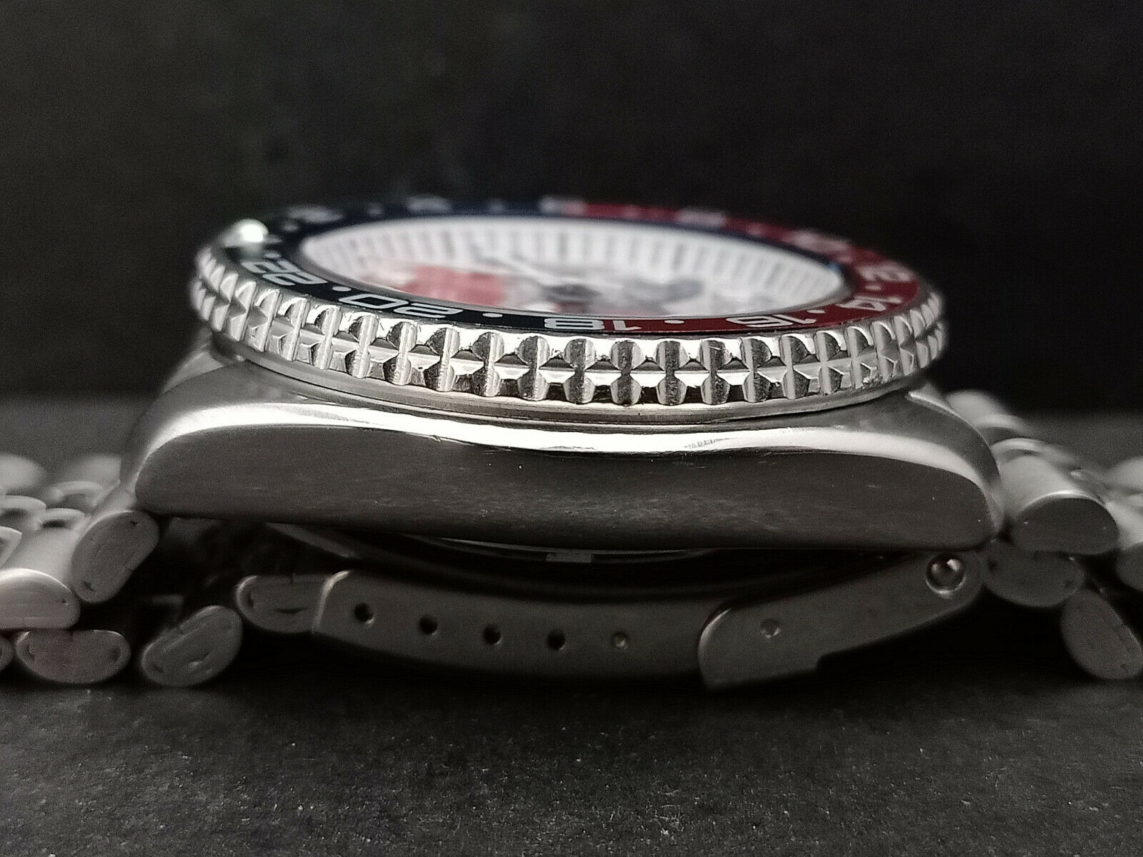 SEIKO DIVER 7S26-0020 SKX007 RED KANAGAWA GODZILLA MOD AUTOMATIC