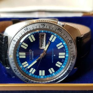 'BLUE CHEVRON' 6106-8589 - STUNNING RARE DIVER! 1971 | WatchCharts