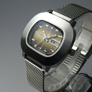 Vintage 1972 JAPAN SEIKO LORD MATIC WEEKDATER 5606-5011