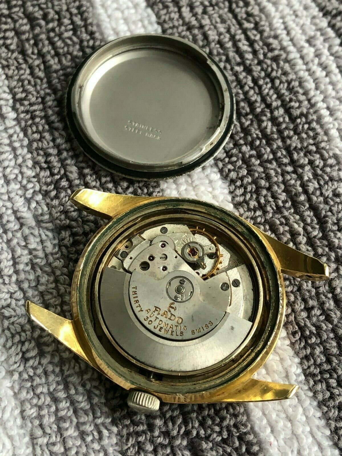 VINTAGE GOLD PLATED RADO WORLD TRAVEL WATER SEALED 30 JEWELS