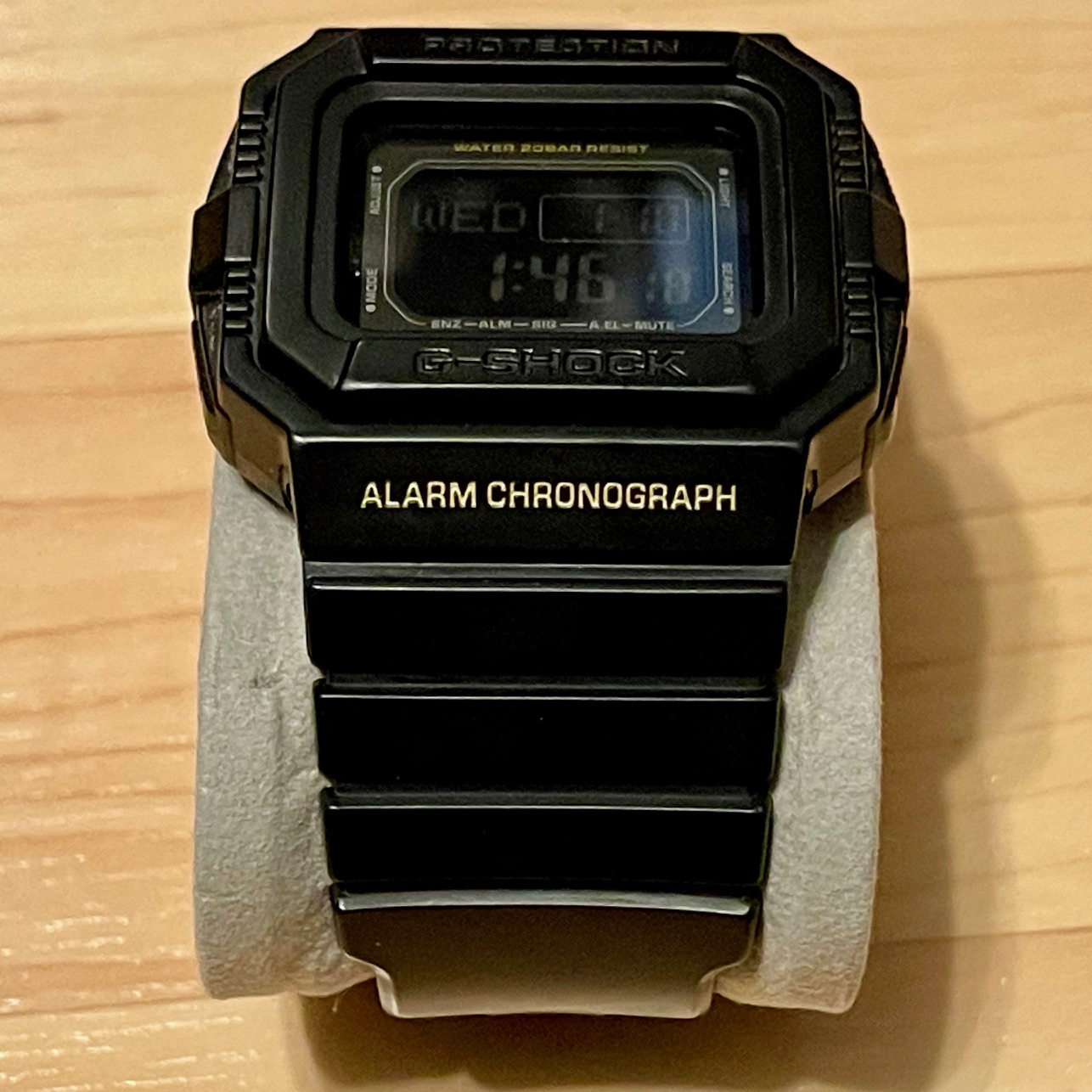 WTS] Casio G-Shock DW-D5500-1B Blackout Negative Display Vintage 