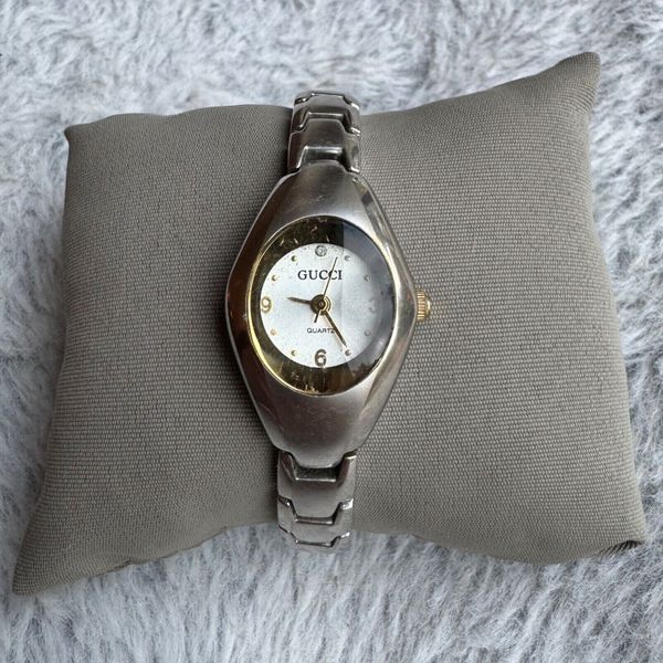 Vintage Gucci Women display picture 2