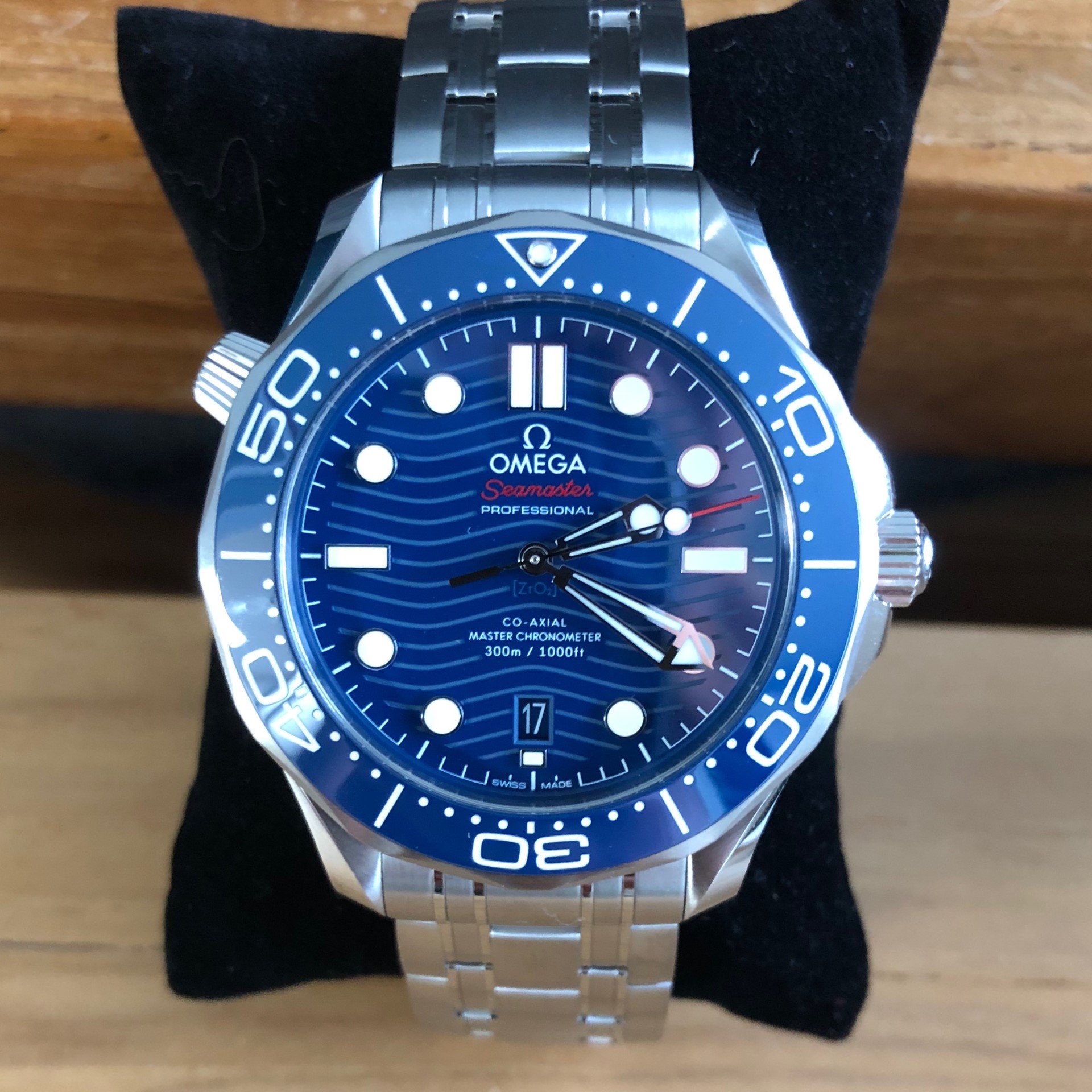 Omega seamaster hotsell 300m 2018 price