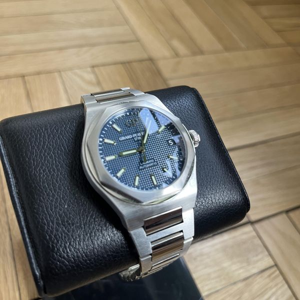 [WTS] 2022 Girard Perregaux Laureato 41mm Blue Dial | WatchCharts