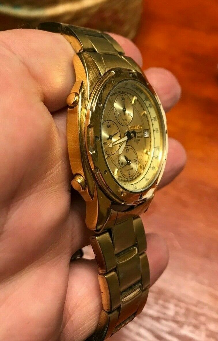seiko chronograph 50m gold