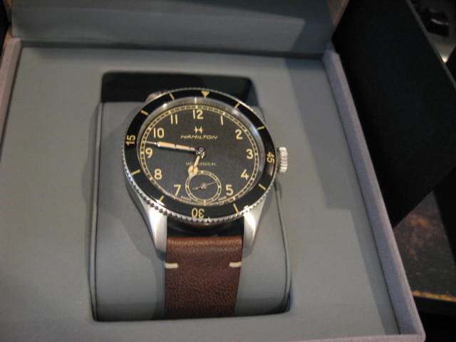 BRAND NEW* Hamilton Khaki Aviation Beige Dial Black Band Men´s