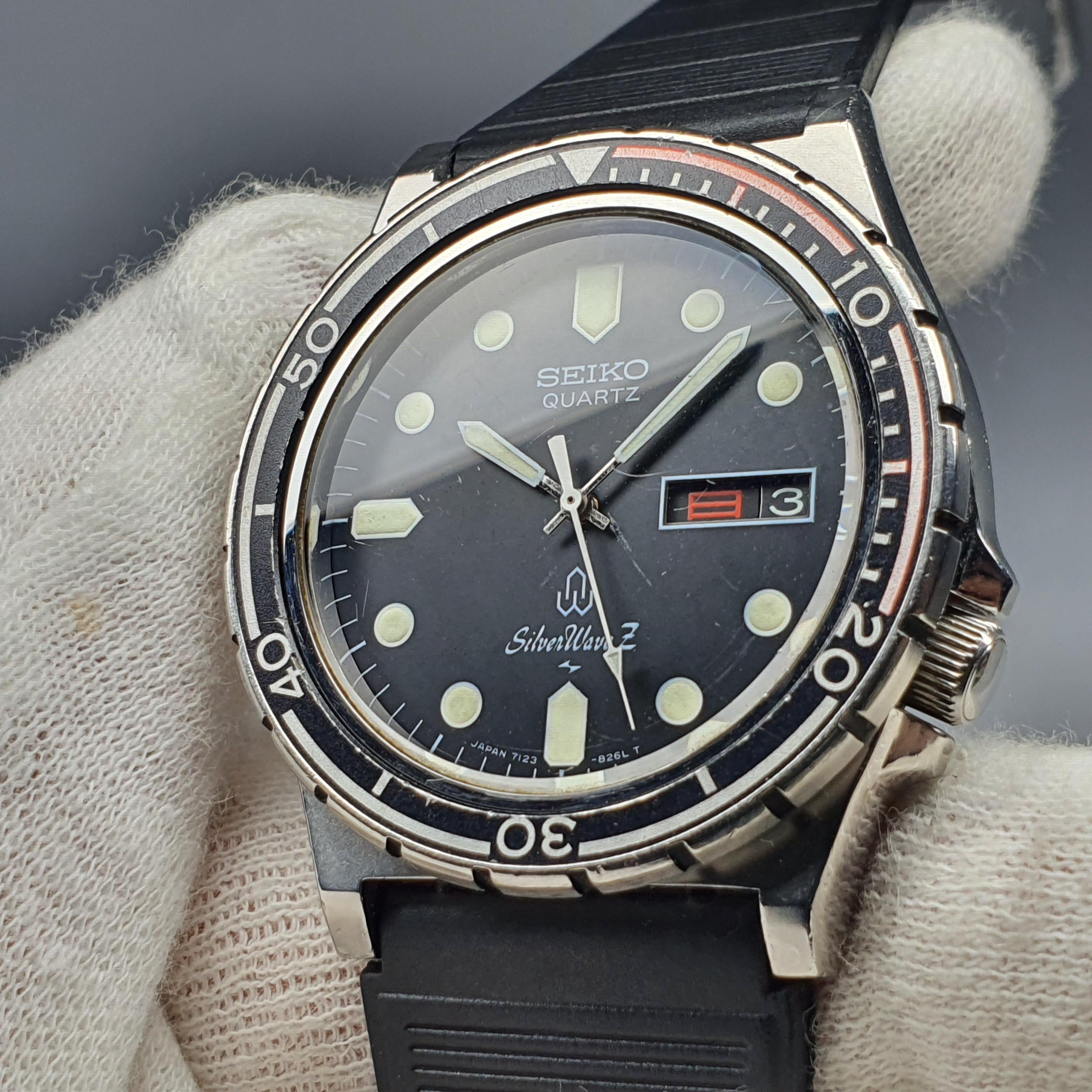 時計 SEIKO SILVER WAVE Z 7123-8250 MENS DIVER WTS] Seiko April 1979 