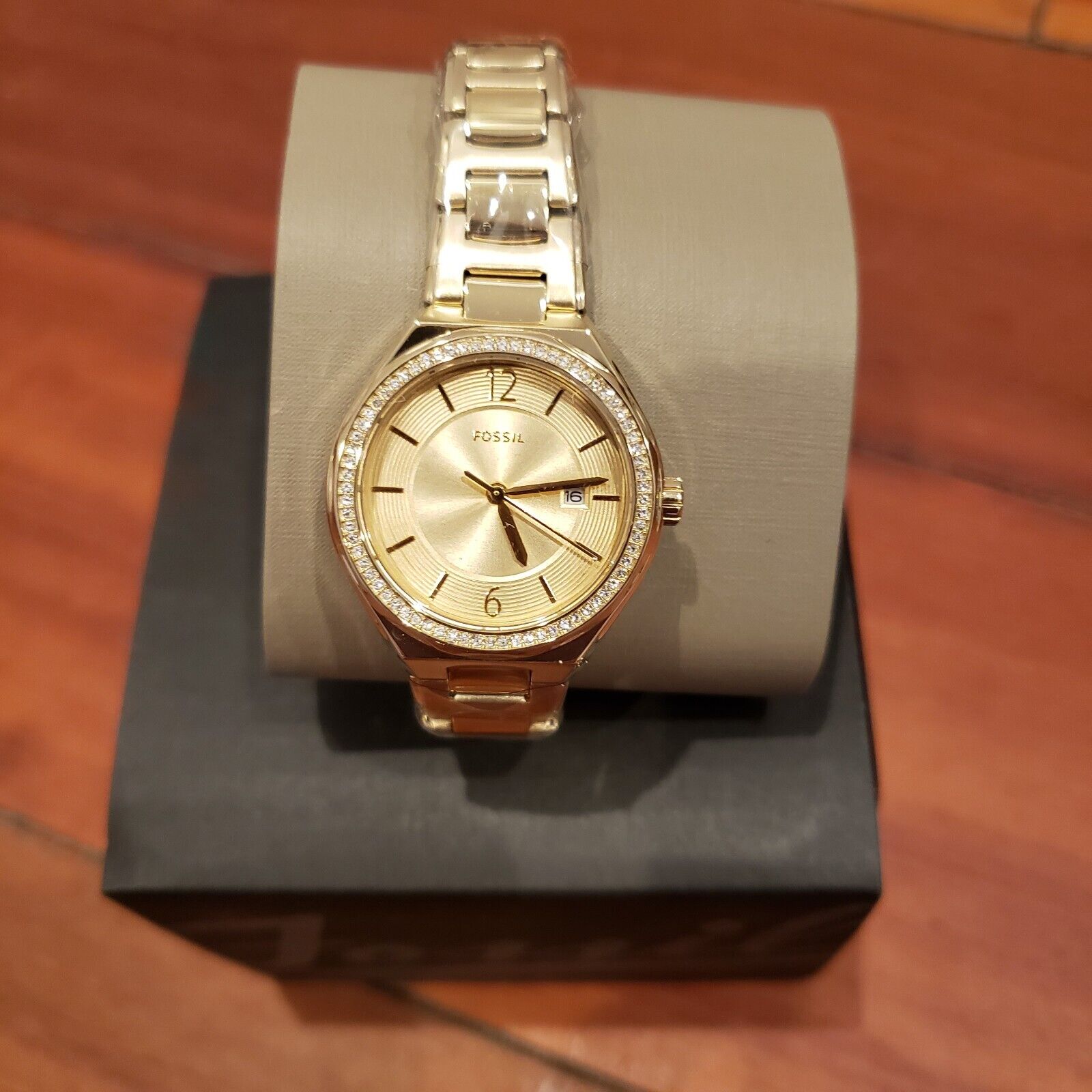 Fossil Eevie Crystals Three-Hand Date Gold Tone Women display picture 3