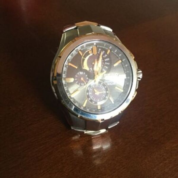 seiko perpetual solar chronograph v198