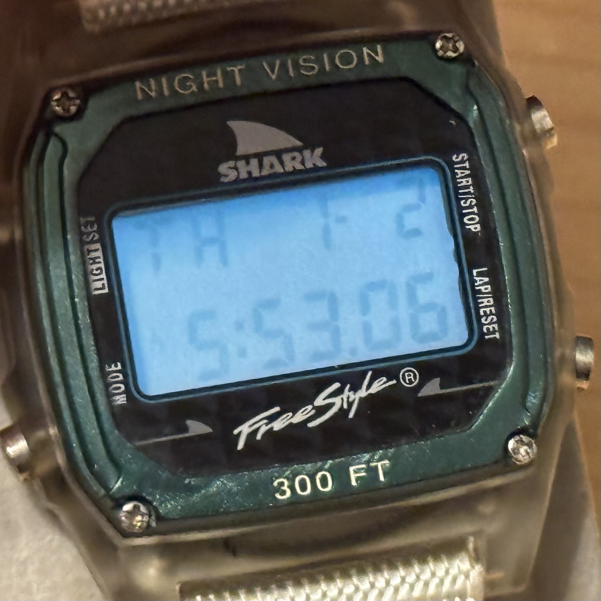 WTS] Freestyle Shark Classic Clip Nylon Band Digital Men