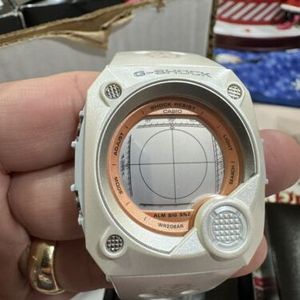 Casio G-shock G-8000 G-8000F-7 Digital White Rare Watch Brand new