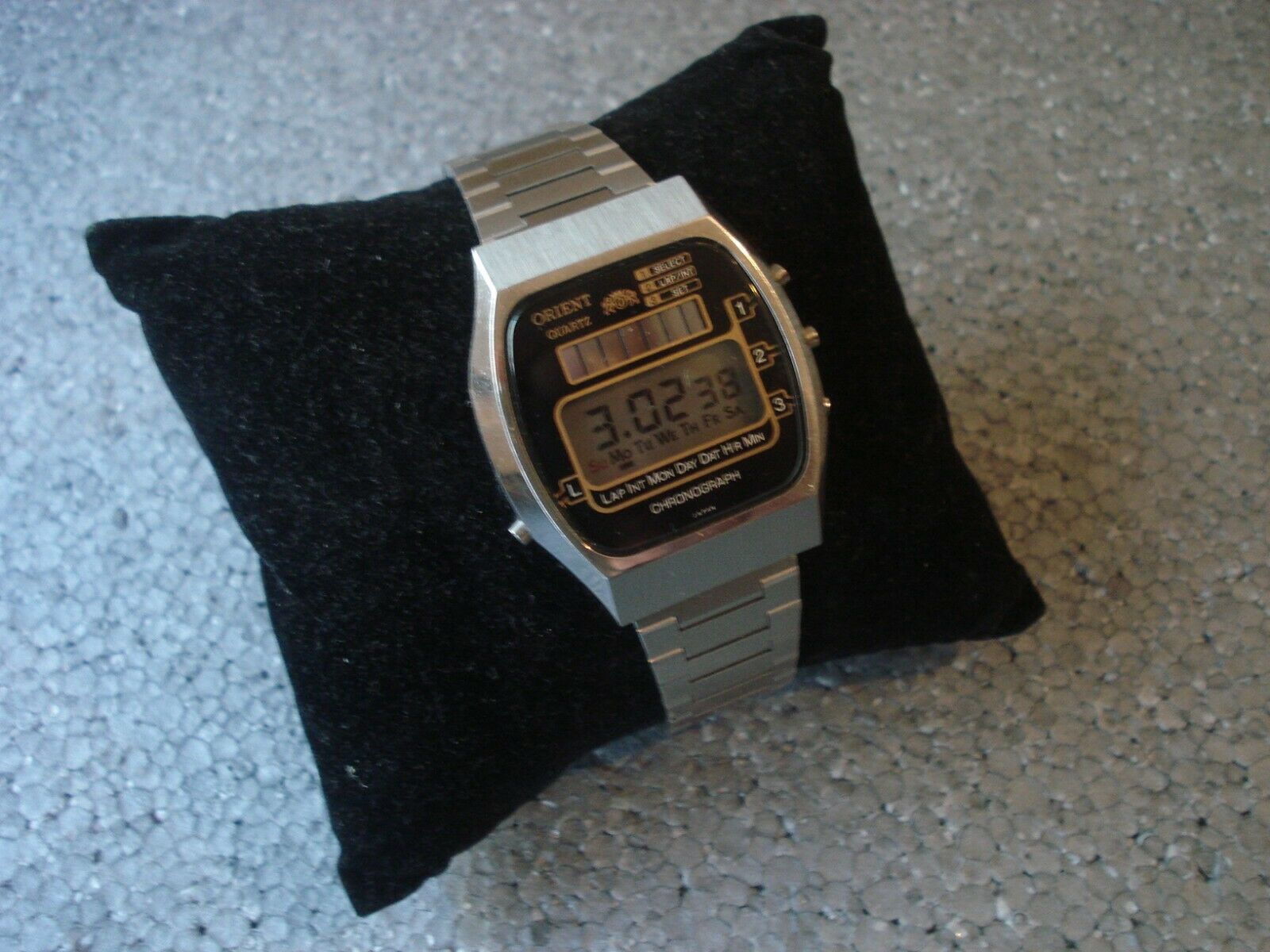 orient digital watch