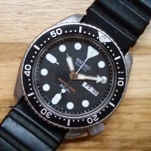 SOLD: Seiko 7548-7010 200m Professional Quartz Diver from November