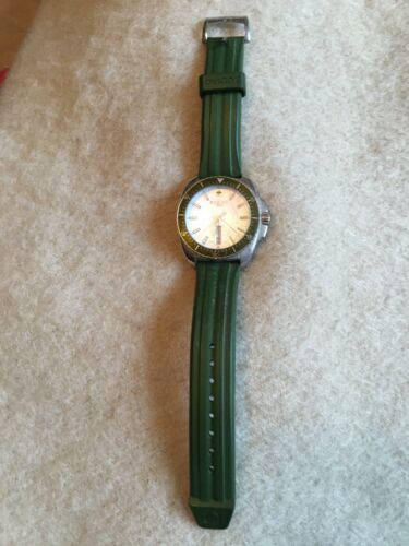 Swiss Zodiac Speed Dragon ZO5530 Silver-Tone MOP Dial Green Bezel