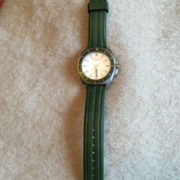Swiss Zodiac Speed Dragon ZO5530 Silver-Tone MOP Dial Green Bezel