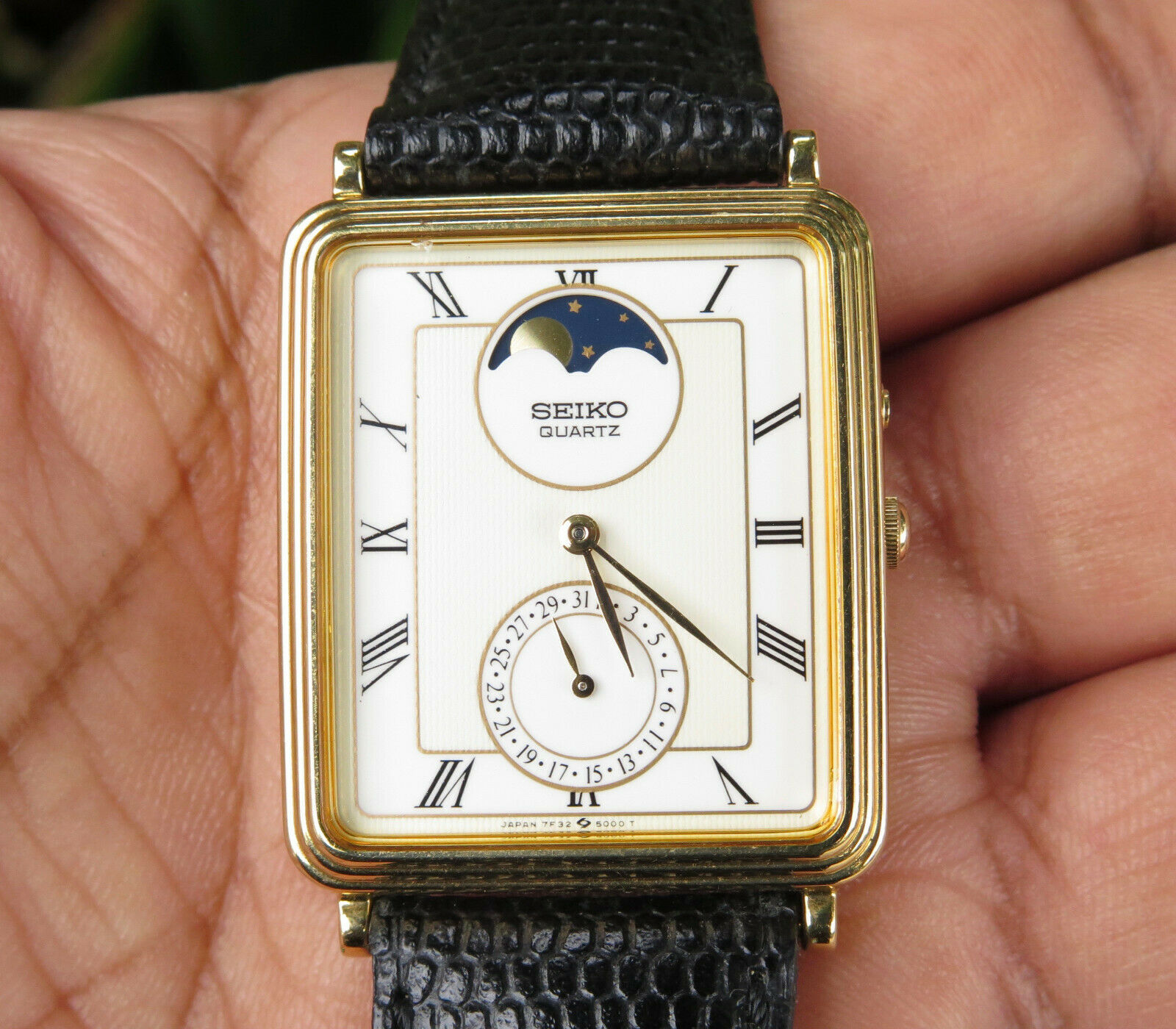 Rare Vintage SEIKO Moon Phase 7F32-5000 Quartz Watch Scarce