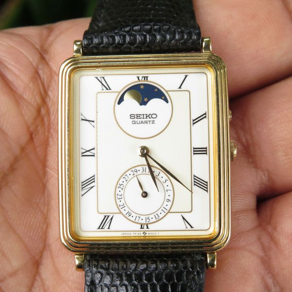 Tinsdaros　 7f32-5000 SEIKO ムーンフェイズ Rare Vintage SEIKO Moon Phase 7F32-5000 Quartz Watch Scarce