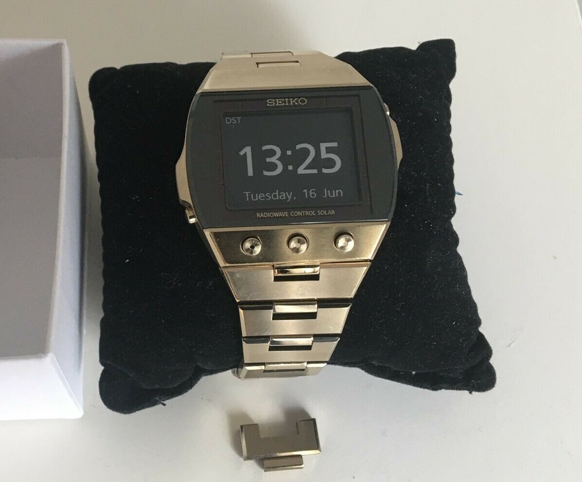 SEIKO BRIGHTZ SDGA002 Active Matrix EPD Men's Digital Watch SEIKO BRIGHTZ SDGA002 Active Matrix EPD Men's Digital Watch