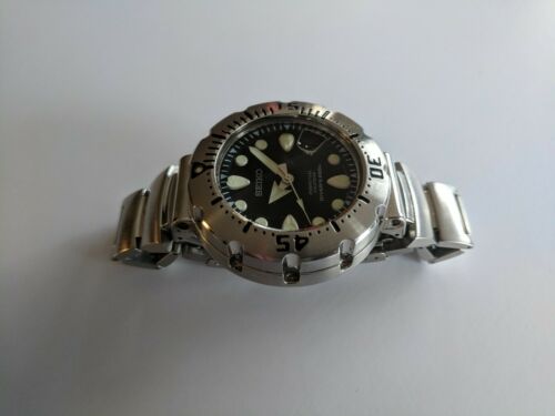 Seiko Quartz Monster SLR001 8F35-0019 Perpetual Diver's 200m - Sample Watch  | WatchCharts