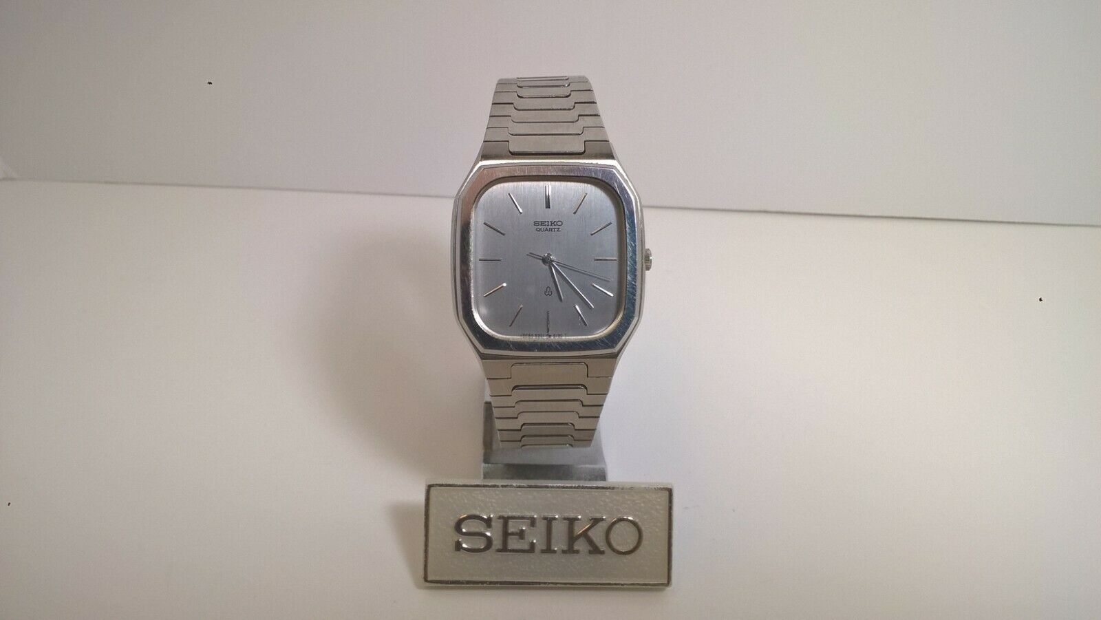 Vintage Seiko MGX028 Pre-Credor 5931-5190 Thin Quartz Watch Vintage Seiko MGX028 Pre-Credor 5931-5190 Thin Quartz Watch