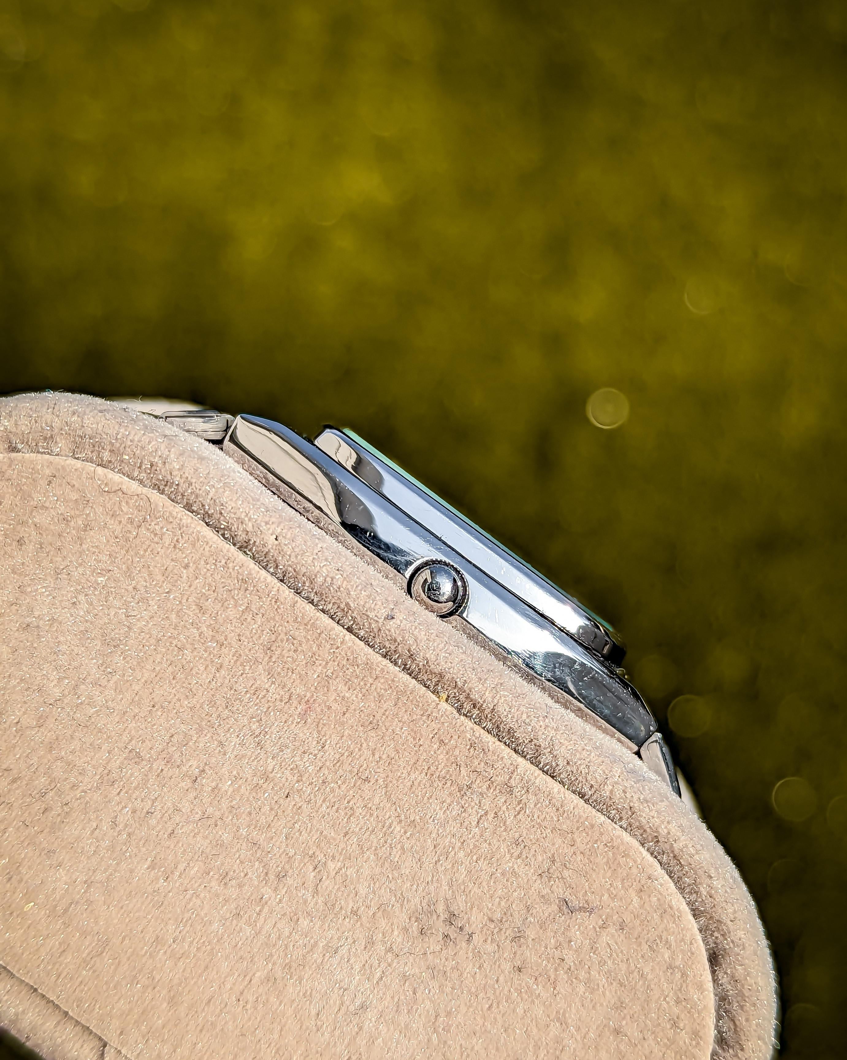 アンティーク! SEIKO SQ 8123-5270 メンズ　腕時計 WTS] Vintage Seiko SQ Quartz - 8123-5270 - Sunburst Navy