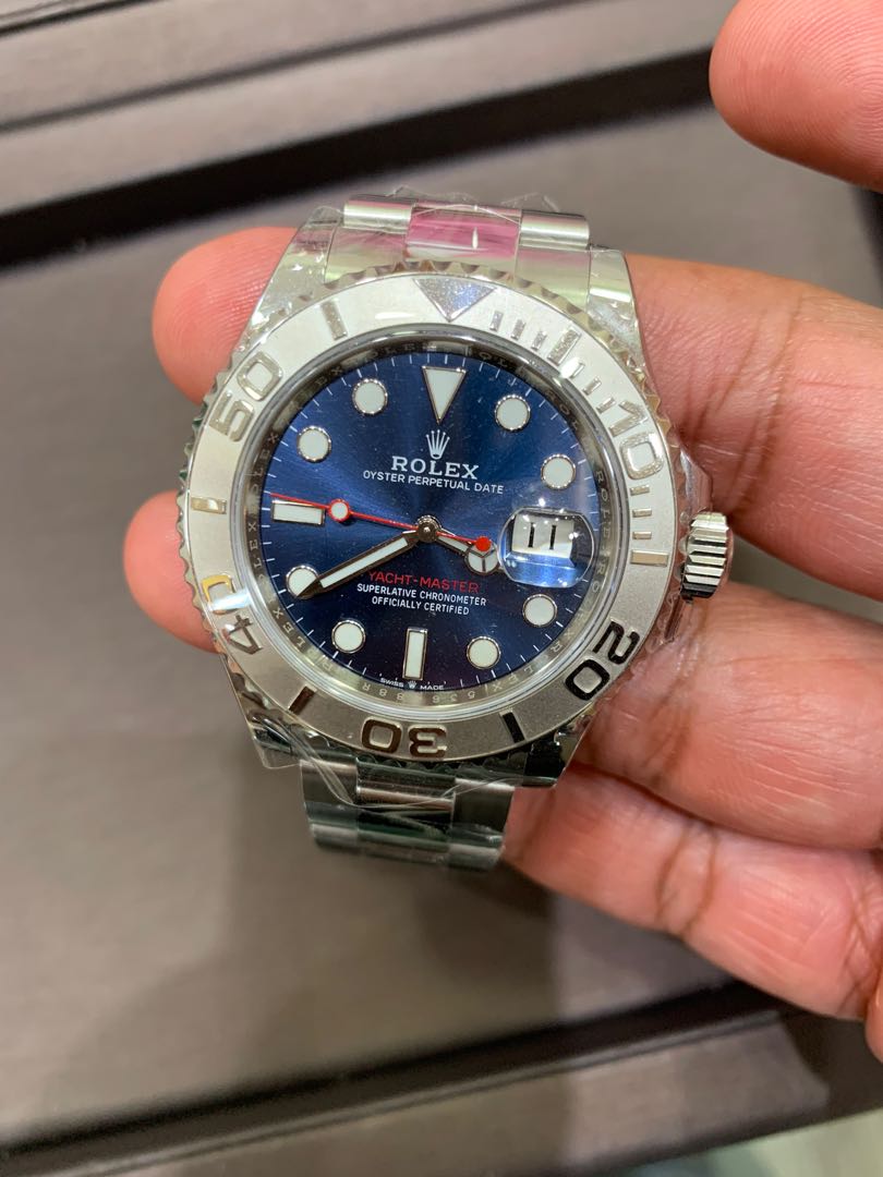 Rolex - Yacht-Master 40 : 126622 : SOLD OUT : bright blue dial on