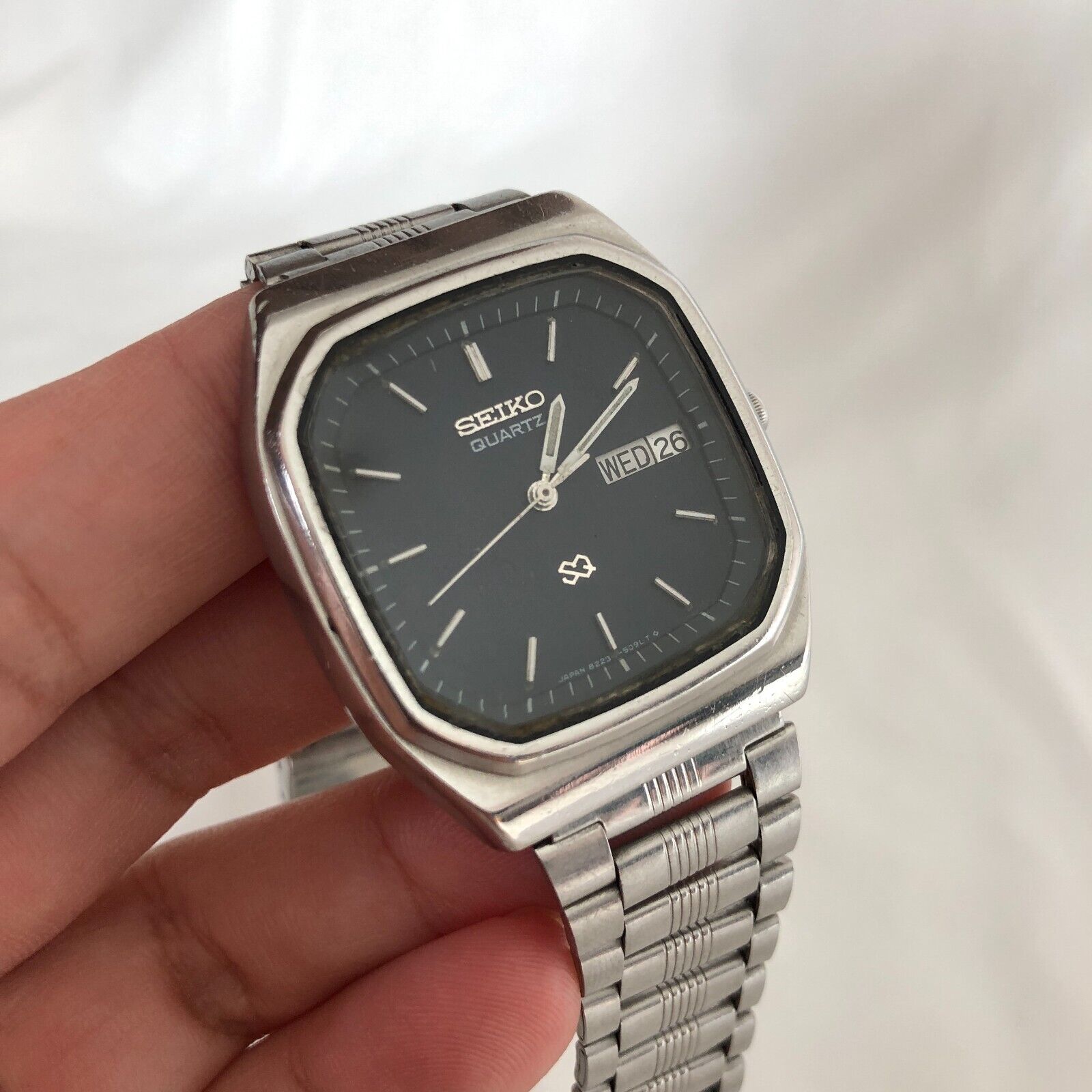 Vintage Seiko SQ Quartz 8223 509A Mens Watch Day Date Black Dial