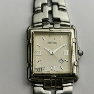 Seiko 7N82-5049 Men's Quartz Wrist Watch for Repair, Vintage Seiko Watch |  WatchCharts
