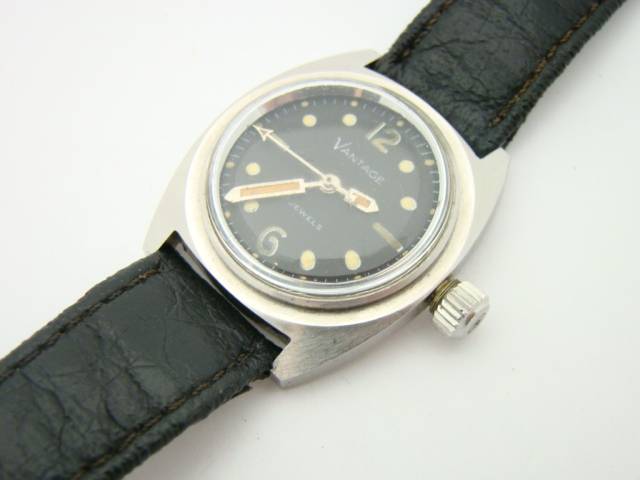 manual wind dive watch
