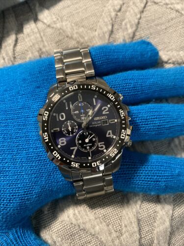 SEIKO V172-0AP0 Chronograph Date Men's Solar Black Watch