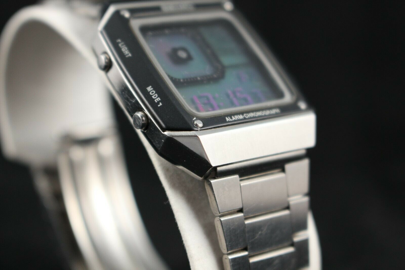 Seiko G757 401A Vintage Digital LCD Men s Watch WatchCharts