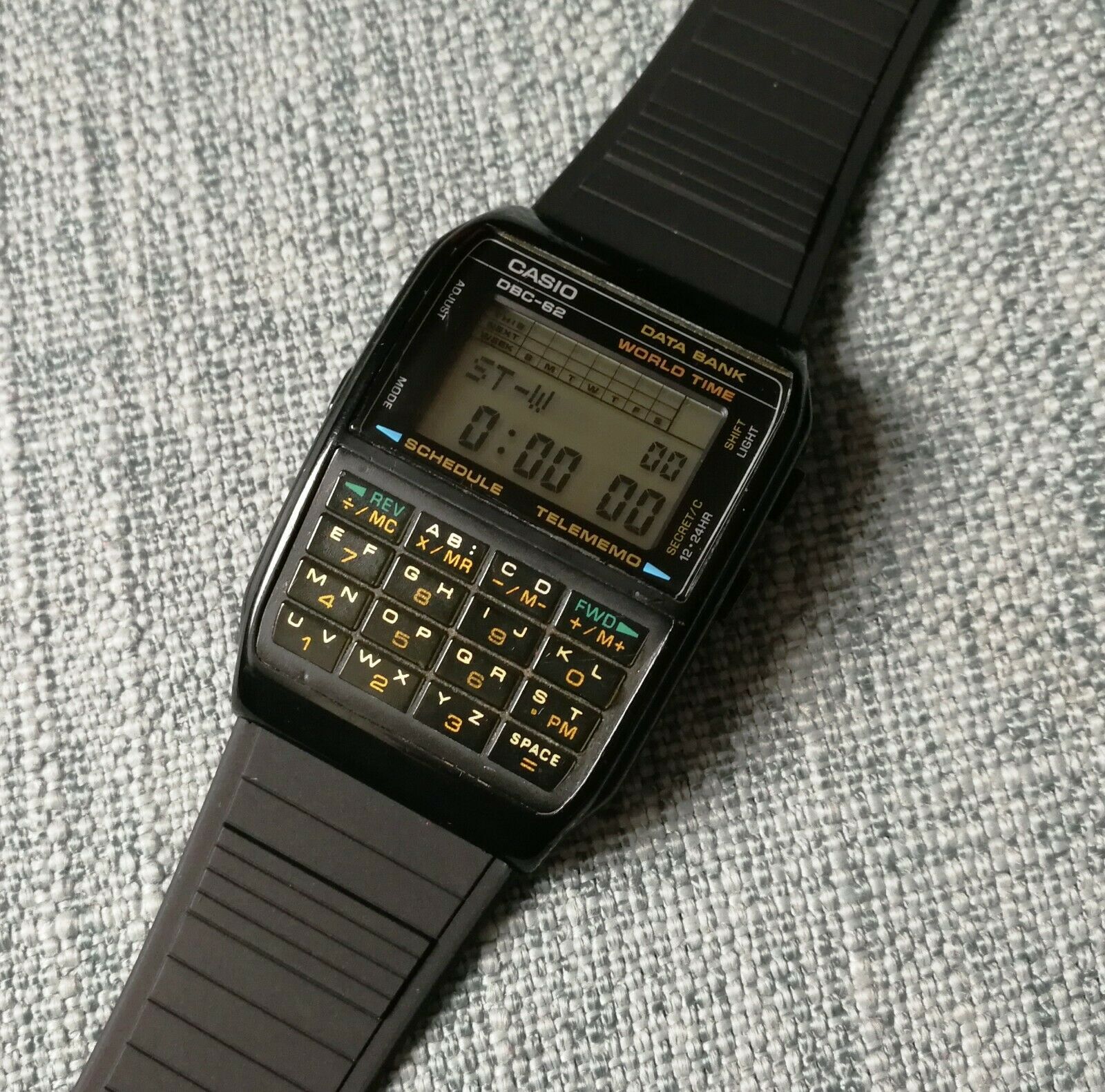 vintage casio dbc-62 databank world time telememo 50 japan lcd
