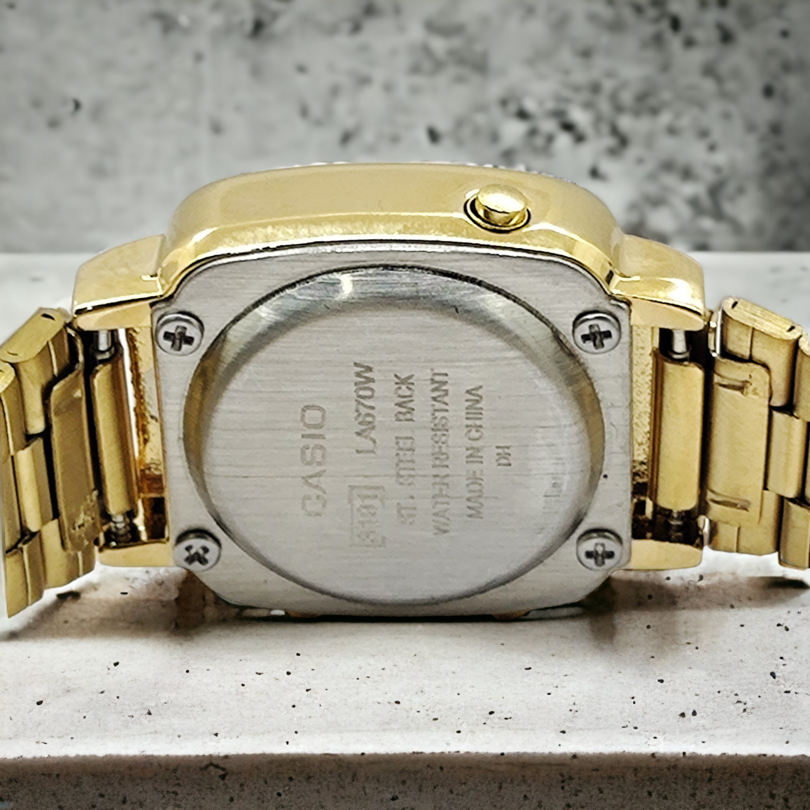 Casio la670w gold best sale