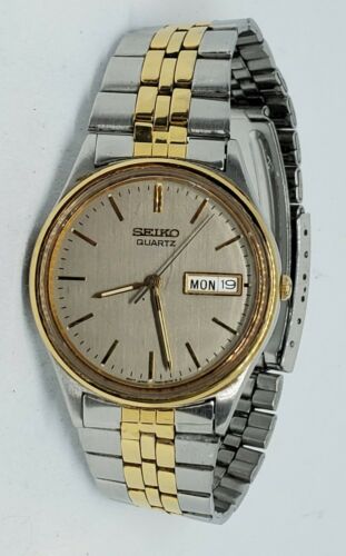 Vintage Mens Seiko Two Tone Analog Quartz Watch 7N43 8A30 Day/Date