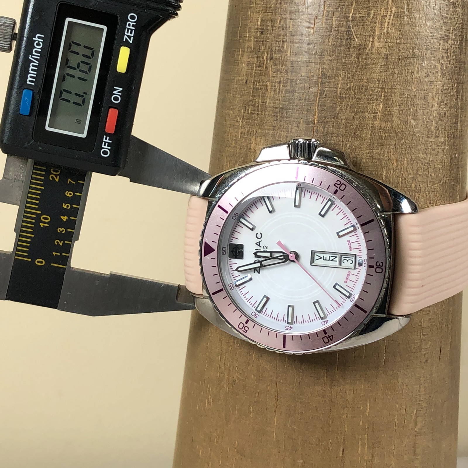 Zodiac Speed Dragon Women ZO5513 Diver Pink Silicone Band Quartz