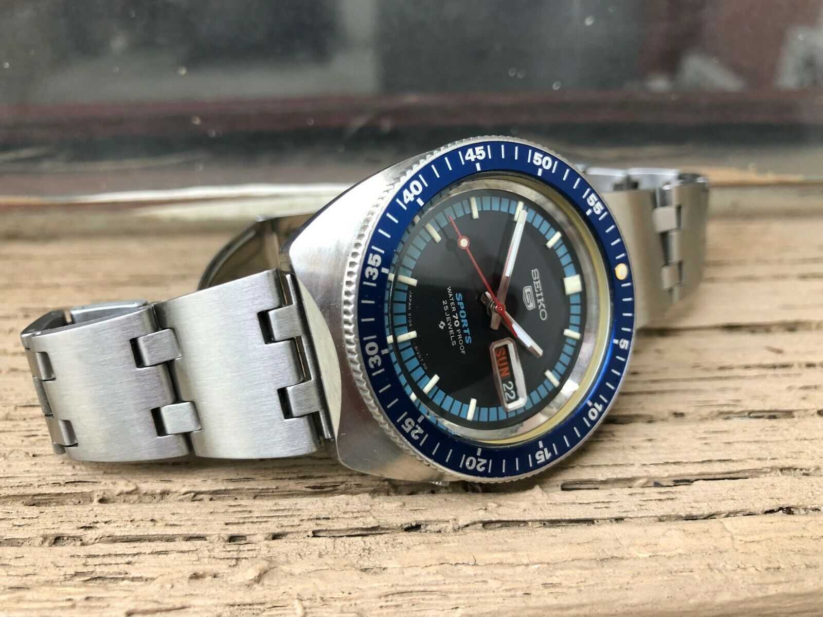Blue Seiko 6106-8120 70m from 1968 | WatchCharts