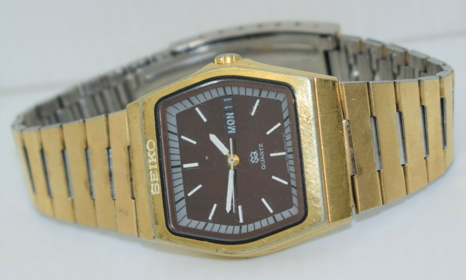 Vintage 1980 Seiko 7559-5010 Men's SQ Day/Date Wristwatch & Band